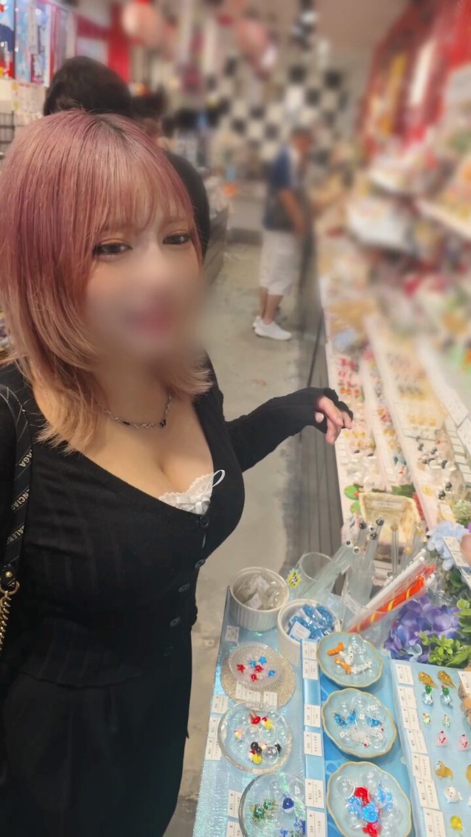 ガラス細工を見に行ったけど、なぜか集中できないｗ pic.twitter.com/e6NIeQHA5p