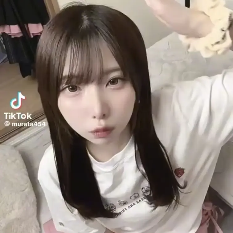 【伝説の動画を再販します】"完全顔出し"えなこ似の超絶可愛い友だちムラタちゃんと居酒屋行って泥酔セックスしてきた。 myfans限定再販で今すぐ確認せよ